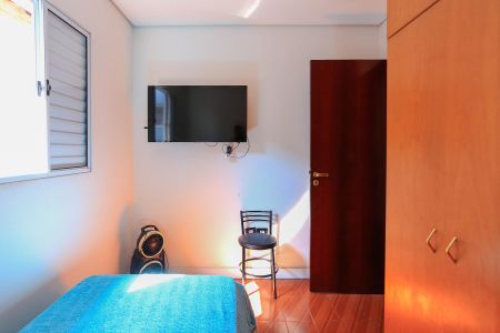 Casa à venda com 250m², 6 quartos e 2 vagas Casa à venda com 250m², 6 quartos e 2 vagasQuarto 2