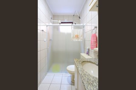 Casa à venda com 250m², 6 quartos e 2 vagas Casa à venda com 250m², 6 quartos e 2 vagasBanheiro 1