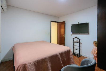 Casa à venda com 250m², 6 quartos e 2 vagas Casa à venda com 250m², 6 quartos e 2 vagasQuarto 3