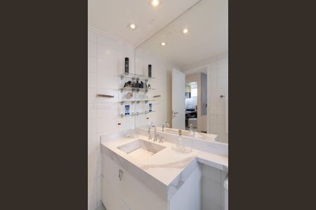 Apartamento à venda com 110m², 2 quartos e 2 vagasBanheiro da Suíte 1