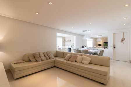 Apartamento à venda com 110m², 2 quartos e 2 vagasSala