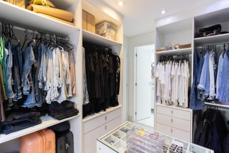 Apartamento à venda com 110m², 2 quartos e 2 vagasCloset da Suíte 1