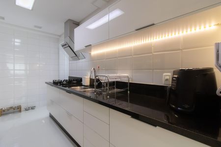 Apartamento à venda com 110m², 2 quartos e 2 vagasCozinha