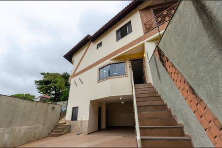 Casa à venda com 203m², 4 quartos e 6 vagas Casa à venda com 203m², 4 quartos e 6 vagasÁrea externa