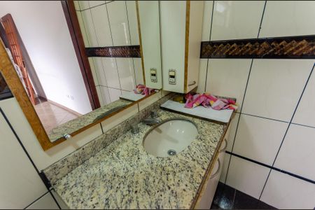 Casa à venda com 203m², 4 quartos e 6 vagas Casa à venda com 203m², 4 quartos e 6 vagasBanheiro da Suíte