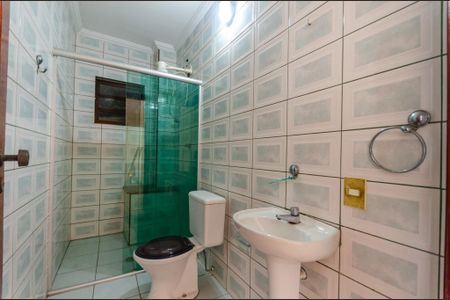 Casa à venda com 203m², 4 quartos e 6 vagas Casa à venda com 203m², 4 quartos e 6 vagasBanheiro de serviço