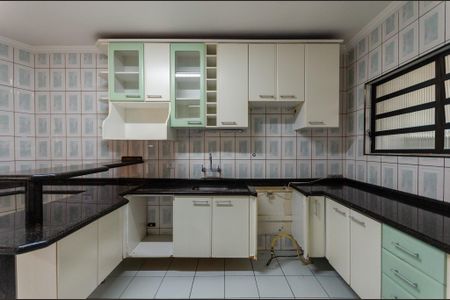 Casa à venda com 203m², 4 quartos e 6 vagas Casa à venda com 203m², 4 quartos e 6 vagasCozinha