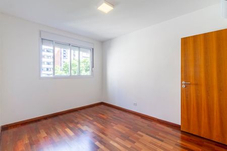 Apartamento à venda com 132m², 3 quartos e 2 vagasQuarto 2