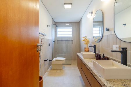 Apartamento à venda com 132m², 3 quartos e 2 vagasBanheiro Social