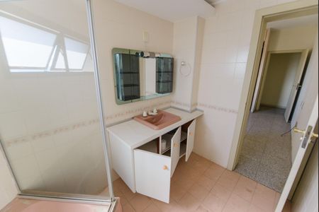 Apartamento para alugar com 257m², 4 quartos e 1 vaga Banheiro 2