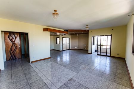 Apartamento para alugar com 257m², 4 quartos e 1 vagaSala