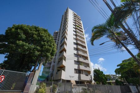 Apartamento para alugar com 257m², 4 quartos e 1 vagaFachada
