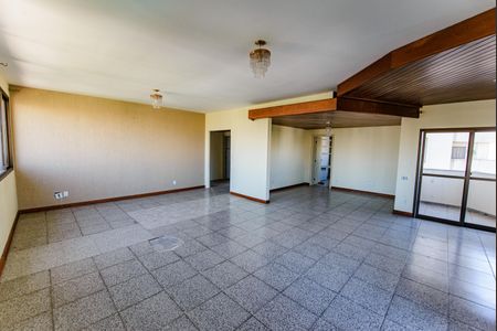 Apartamento para alugar com 257m², 4 quartos e 1 vagaSala