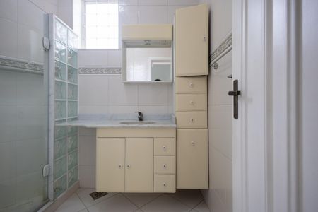 Casa à venda com 130m², 3 quartos e 1 vagaBanheiro