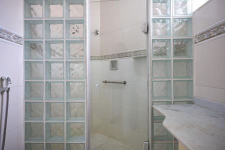 Casa à venda com 130m², 3 quartos e 1 vagaBanheiro