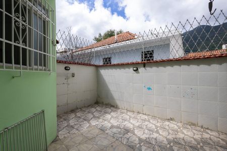 Casa à venda com 130m², 3 quartos e 1 vagaQuintal Fundos