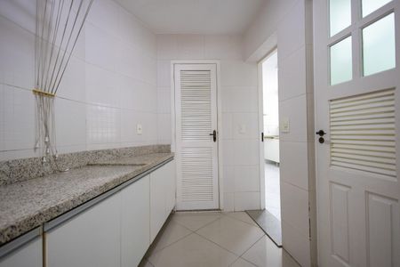 Casa à venda com 130m², 3 quartos e 1 vagaÁrea de Serviço