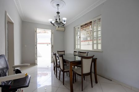 Casa à venda com 130m², 3 quartos e 1 vagaSala de Jantar