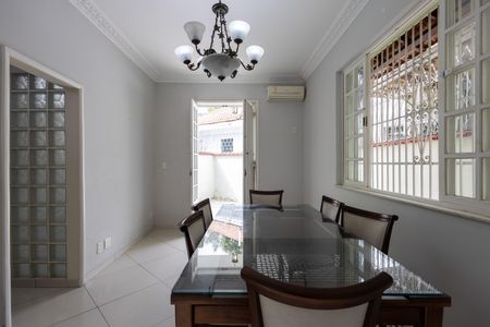 Casa à venda com 130m², 3 quartos e 1 vagaSala de Jantar