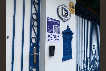 Casa à venda com 650m², 4 quartos e 6 vagasFachada do imóvel/Plaquinha