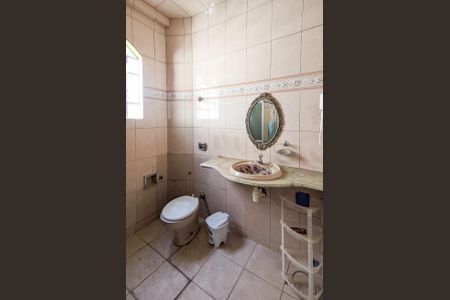 Casa para alugar com 360m², 4 quartos e 4 vagas Casa para alugar com 360m², 4 quartos e 4 vagasBanheiro