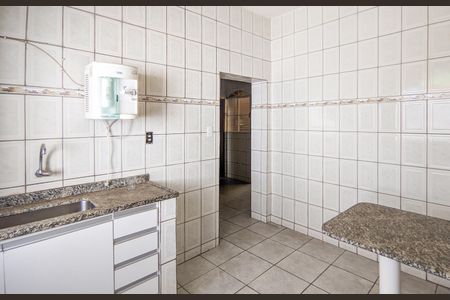 Casa para alugar com 360m², 4 quartos e 4 vagas Casa para alugar com 360m², 4 quartos e 4 vagasCozinha