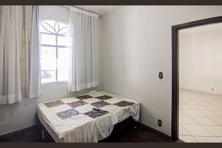 Casa para alugar com 360m², 4 quartos e 4 vagas Casa para alugar com 360m², 4 quartos e 4 vagasQuarto