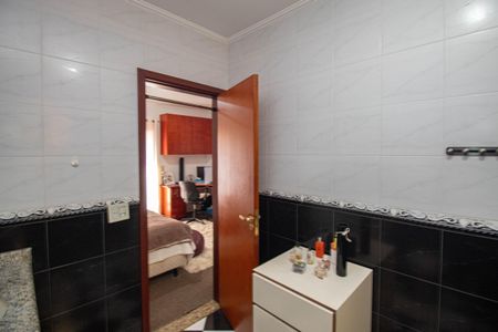 Casa à venda com 391m², 3 quartos e 5 vagasBanheiro da Suíte 2