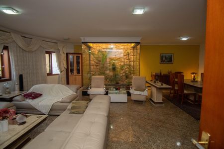 Casa à venda com 391m², 3 quartos e 5 vagasSala