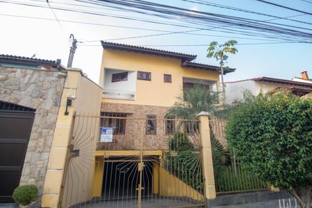 Casa à venda com 391m², 3 quartos e 5 vagasFachada + Plaquinha 