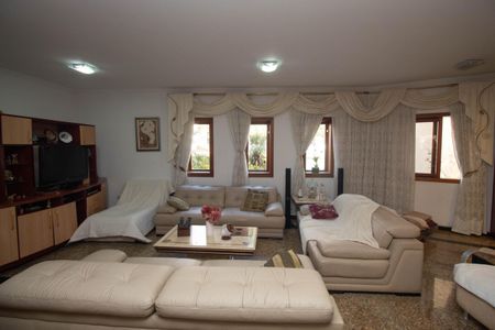 Casa à venda com 391m², 3 quartos e 5 vagasSala