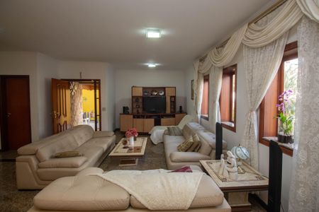 Casa à venda com 391m², 3 quartos e 5 vagasSala