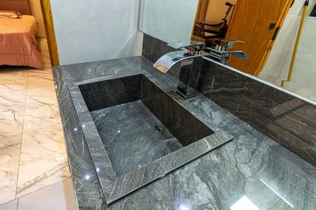 Apartamento à venda com 82m², 2 quartos e 1 vagaBanheiro da Suíte