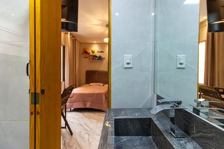 Apartamento à venda com 82m², 2 quartos e 1 vagaBanheiro da Suíte