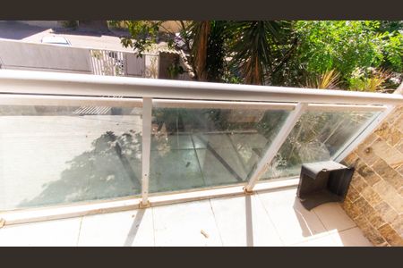 Apartamento à venda com 225m², 3 quartos e 2 vagas Apartamento à venda com 225m², 3 quartos e 2 vagasVaranda Quarto 1