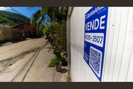 Apartamento à venda com 225m², 3 quartos e 2 vagas Apartamento à venda com 225m², 3 quartos e 2 vagasPlaquinha