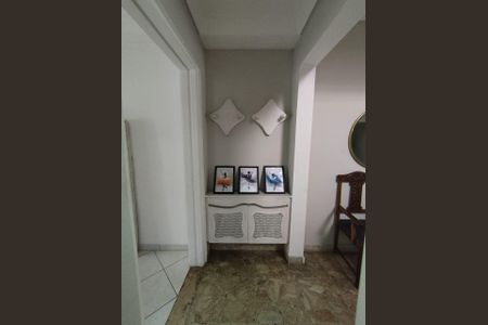 Casa para alugar com 350m², 5 quartos e 4 vagas Casa para alugar com 350m², 5 quartos e 4 vagasCorredor