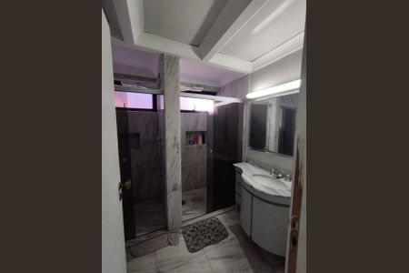 Casa para alugar com 350m², 5 quartos e 4 vagas Casa para alugar com 350m², 5 quartos e 4 vagasBanheiro 3