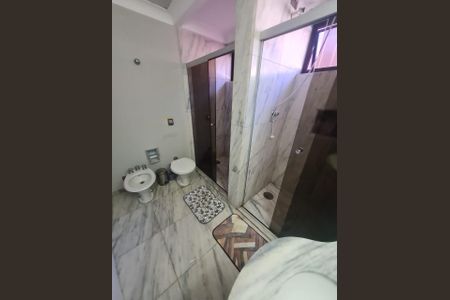 Casa para alugar com 350m², 5 quartos e 4 vagas Casa para alugar com 350m², 5 quartos e 4 vagasBanheiro 3
