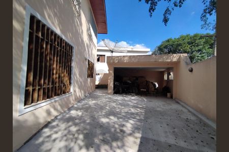 Casa para alugar com 350m², 5 quartos e 4 vagas Casa para alugar com 350m², 5 quartos e 4 vagasGaragem