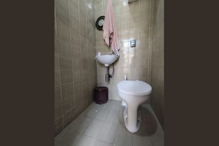 Casa para alugar com 350m², 5 quartos e 4 vagas Casa para alugar com 350m², 5 quartos e 4 vagasBanheiro 1