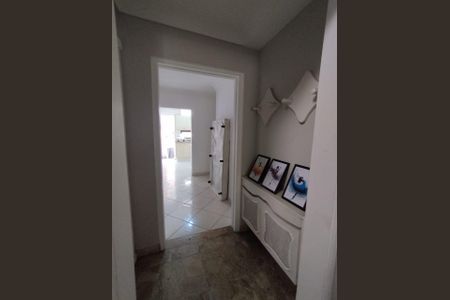 Casa para alugar com 350m², 5 quartos e 4 vagas Casa para alugar com 350m², 5 quartos e 4 vagasCorredor