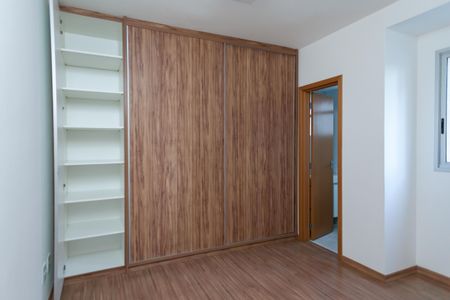 Apartamento à venda com 69m², 2 quartos e 2 vagas Apartamento à venda com 69m², 2 quartos e 2 vagassuite