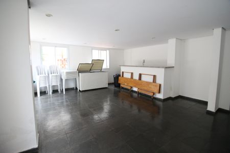 Apartamento à venda com 60m², 2 quartos e 1 vagaÁrea comum - Salão de festas