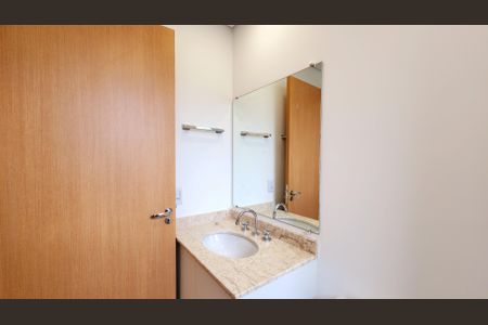 Apartamento à venda com 71m², 2 quartos e 2 vagas Apartamento à venda com 71m², 2 quartos e 2 vagasBanheiro da Suíte