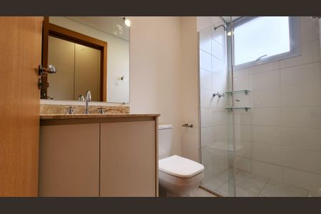 Apartamento à venda com 71m², 2 quartos e 2 vagas Apartamento à venda com 71m², 2 quartos e 2 vagasBanheiro da Suíte