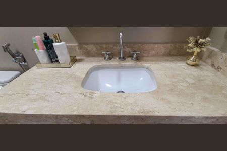 Apartamento à venda com 51m², 2 quartos e 1 vaga Apartamento à venda com 51m², 2 quartos e 1 vagaBanheiro