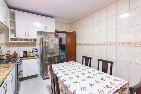 Casa para alugar com 220m², 4 quartos e 4 vagas Casa para alugar com 220m², 4 quartos e 4 vagasCozinha