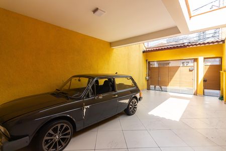 Casa para alugar com 220m², 4 quartos e 4 vagas Casa para alugar com 220m², 4 quartos e 4 vagasGaragem