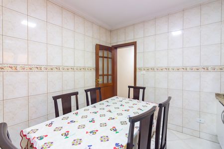 Casa para alugar com 220m², 4 quartos e 4 vagas Casa para alugar com 220m², 4 quartos e 4 vagasCozinha